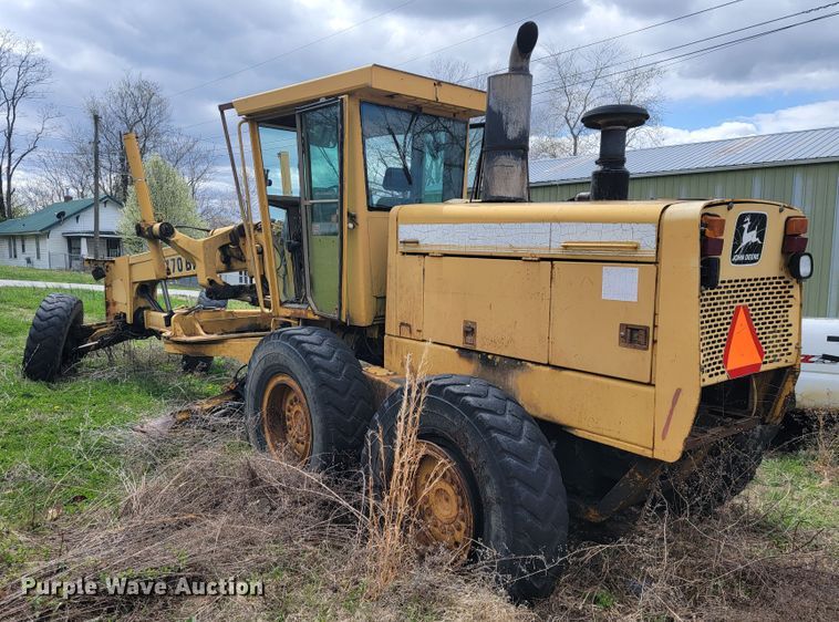 image for item JL9667 1996 John Deere 770BH  motor grader
