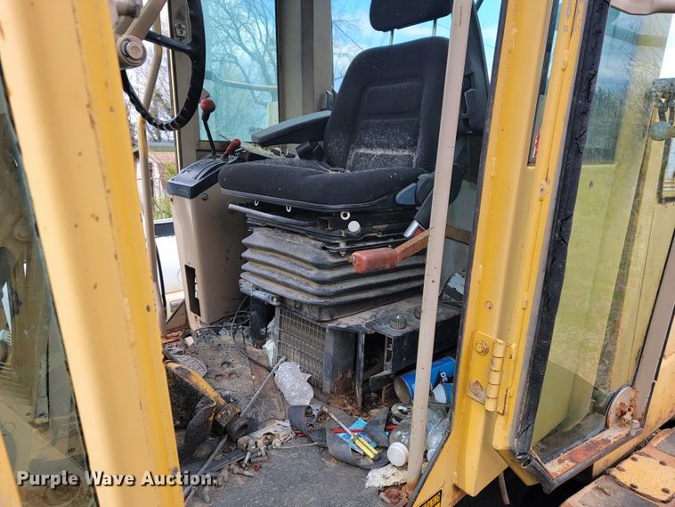 image for item JL9667 1996 John Deere 770BH  motor grader