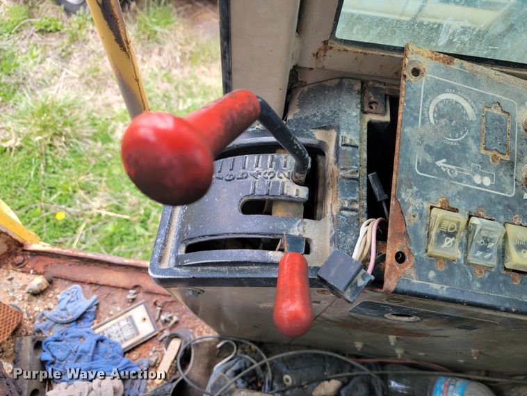 image for item JL9667 1996 John Deere 770BH  motor grader