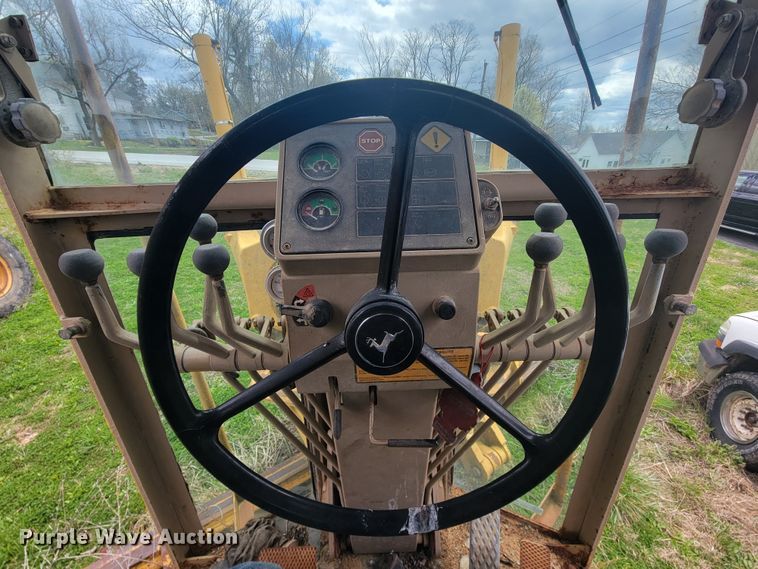 image for item JL9667 1996 John Deere 770BH  motor grader