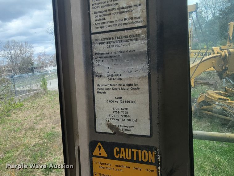 image for item JL9667 1996 John Deere 770BH  motor grader