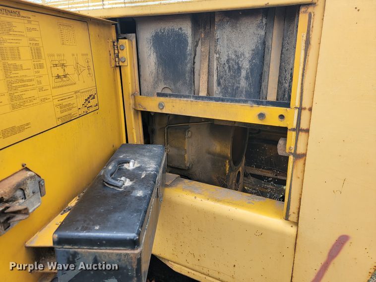 image for item JL9667 1996 John Deere 770BH  motor grader