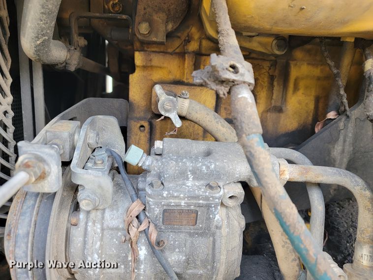 image for item JL9667 1996 John Deere 770BH  motor grader