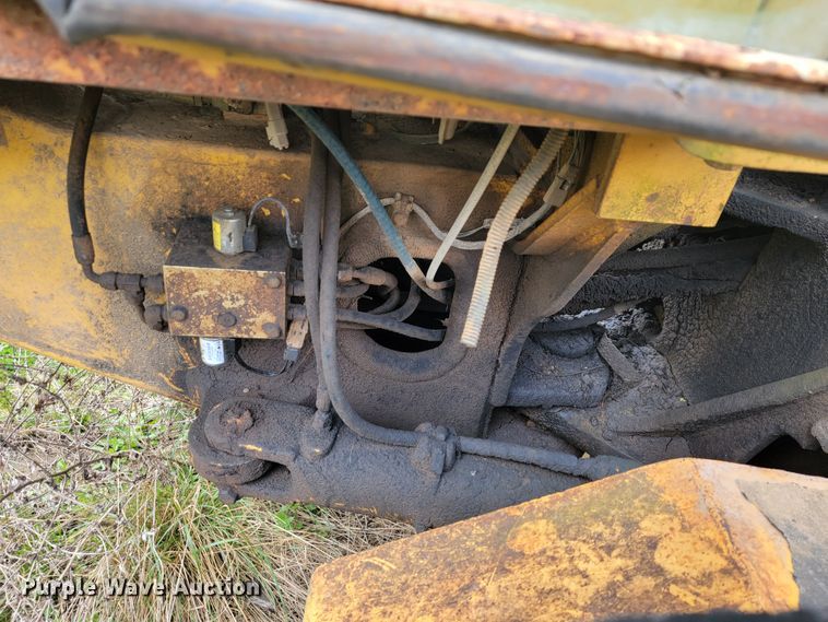 image for item JL9667 1996 John Deere 770BH  motor grader