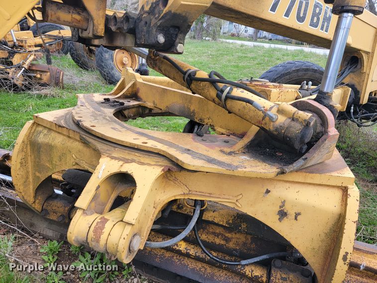 image for item JL9667 1996 John Deere 770BH  motor grader
