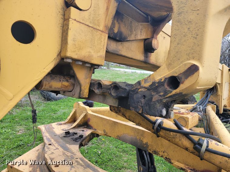 image for item JL9667 1996 John Deere 770BH  motor grader