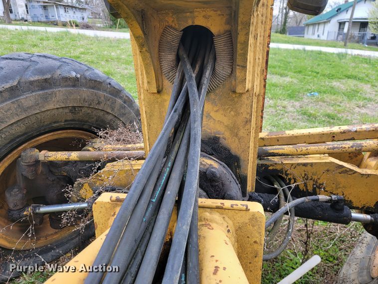 image for item JL9667 1996 John Deere 770BH  motor grader