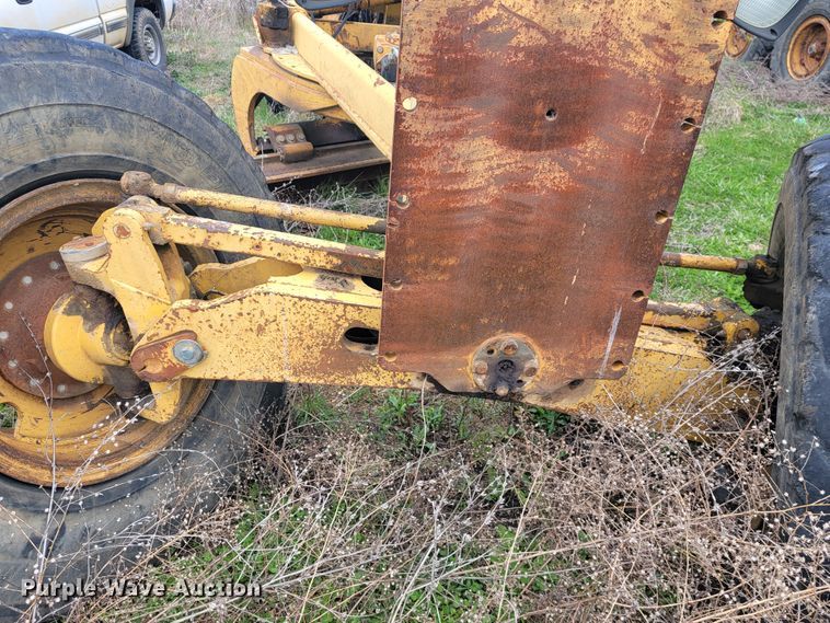 image for item JL9667 1996 John Deere 770BH  motor grader