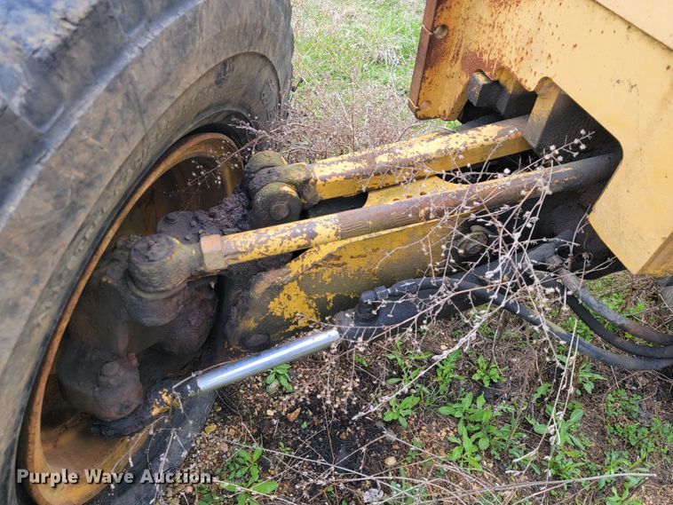 image for item JL9667 1996 John Deere 770BH  motor grader