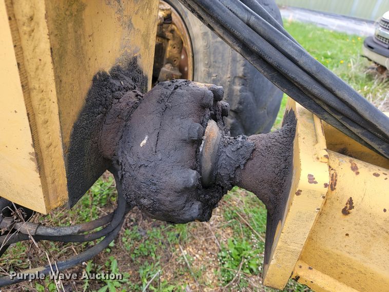 image for item JL9667 1996 John Deere 770BH  motor grader