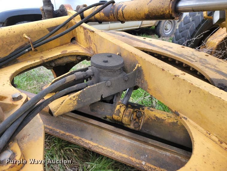 image for item JL9667 1996 John Deere 770BH  motor grader