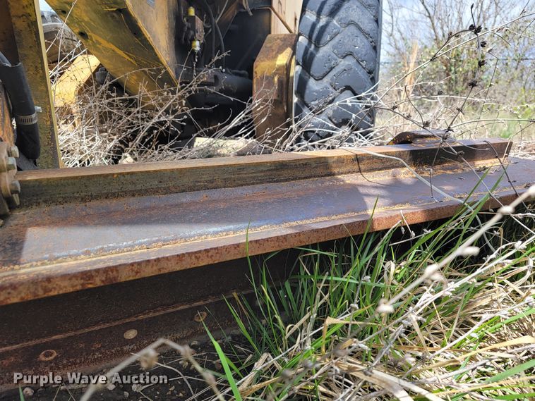 image for item JL9667 1996 John Deere 770BH  motor grader