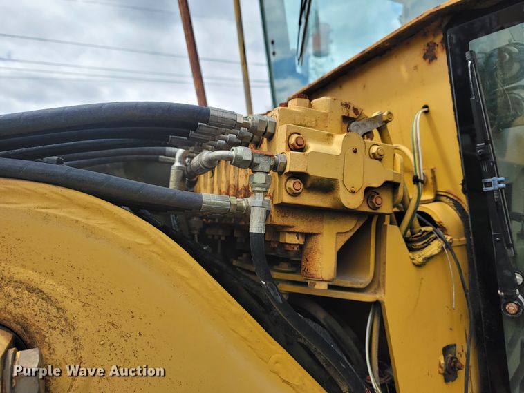 image for item JL9667 1996 John Deere 770BH  motor grader