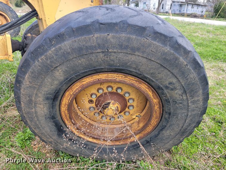 image for item JL9667 1996 John Deere 770BH  motor grader