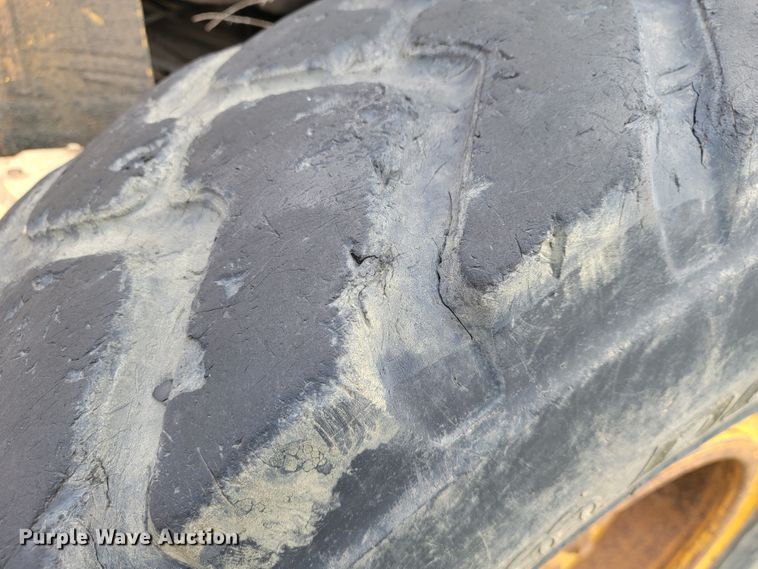 image for item JL9667 1996 John Deere 770BH  motor grader