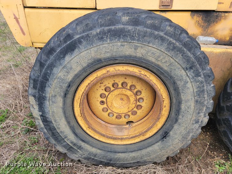 image for item JL9667 1996 John Deere 770BH  motor grader