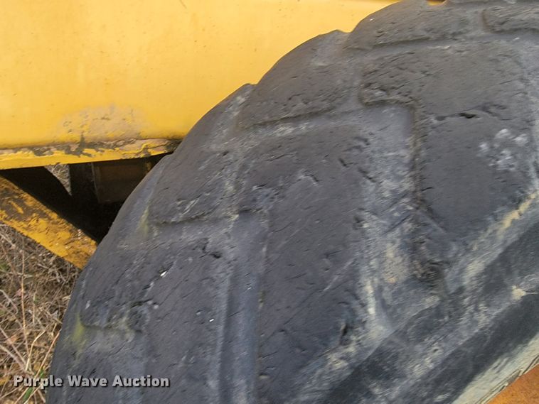 image for item JL9667 1996 John Deere 770BH  motor grader