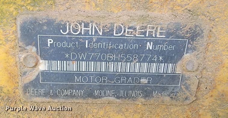 image for item JL9667 1996 John Deere 770BH  motor grader