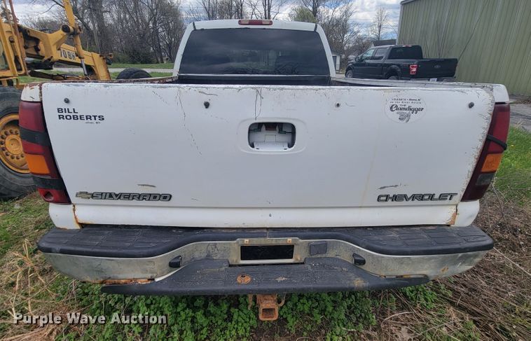 image for item JL9668 2002 Chevrolet Silverado 1500HD  Crew Cab pickup truck