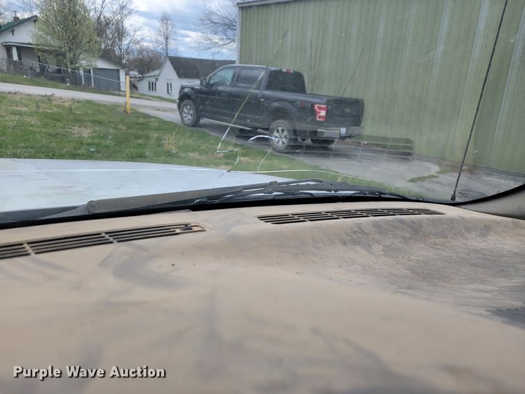 image for item JL9668 2002 Chevrolet Silverado 1500HD  Crew Cab pickup truck