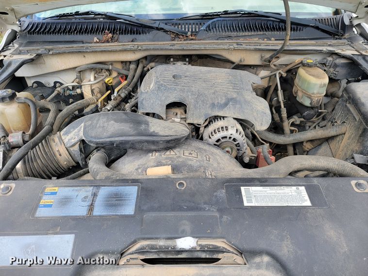 image for item JL9668 2002 Chevrolet Silverado 1500HD  Crew Cab pickup truck