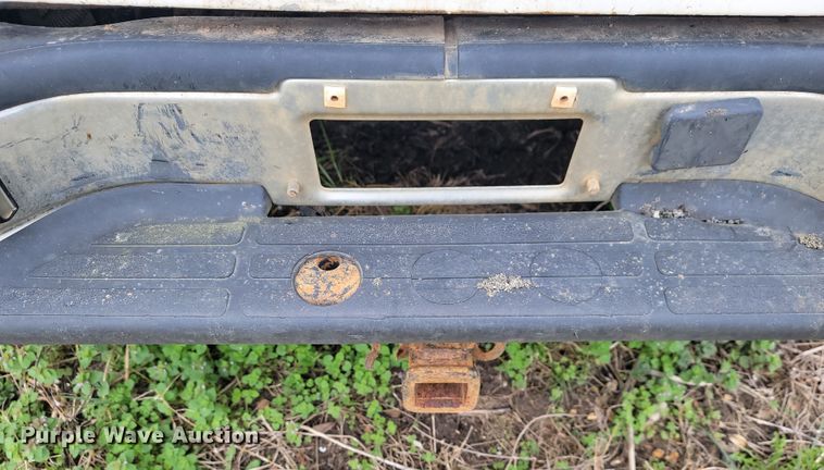 image for item JL9668 2002 Chevrolet Silverado 1500HD  Crew Cab pickup truck