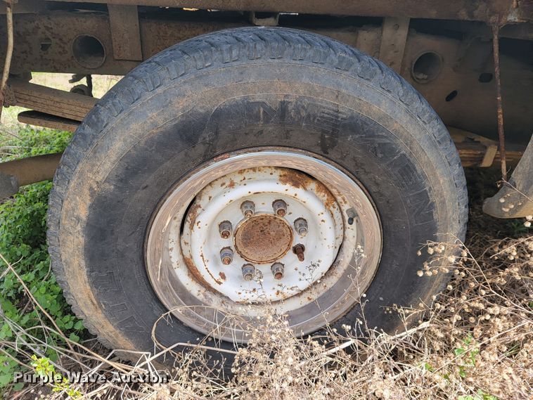 image for item JL9668 2002 Chevrolet Silverado 1500HD  Crew Cab pickup truck