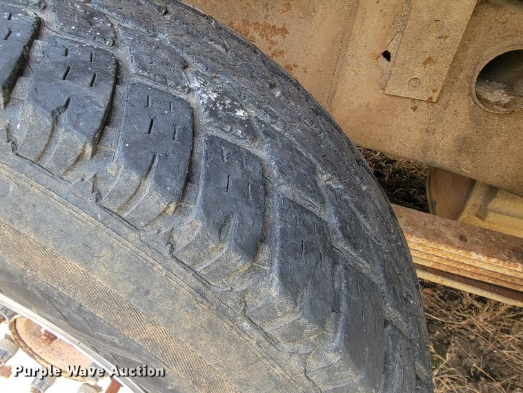 image for item JL9668 2002 Chevrolet Silverado 1500HD  Crew Cab pickup truck