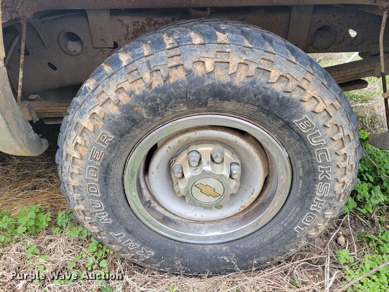 image for item JL9668 2002 Chevrolet Silverado 1500HD  Crew Cab pickup truck