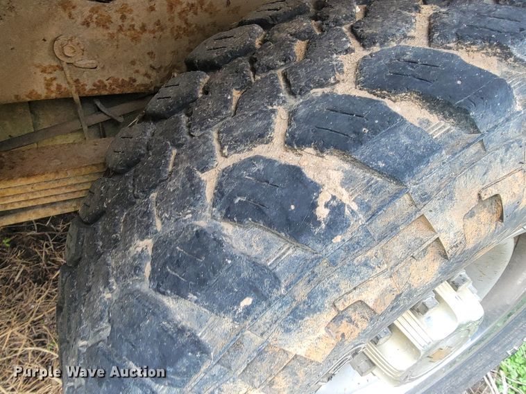 image for item JL9668 2002 Chevrolet Silverado 1500HD  Crew Cab pickup truck