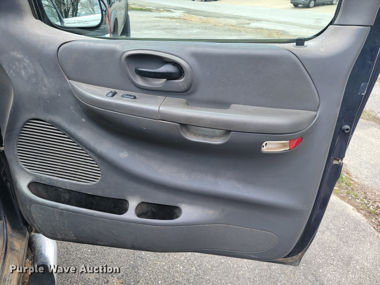 image for item JL9669 2003 Ford F150  SuperCab pickup truck