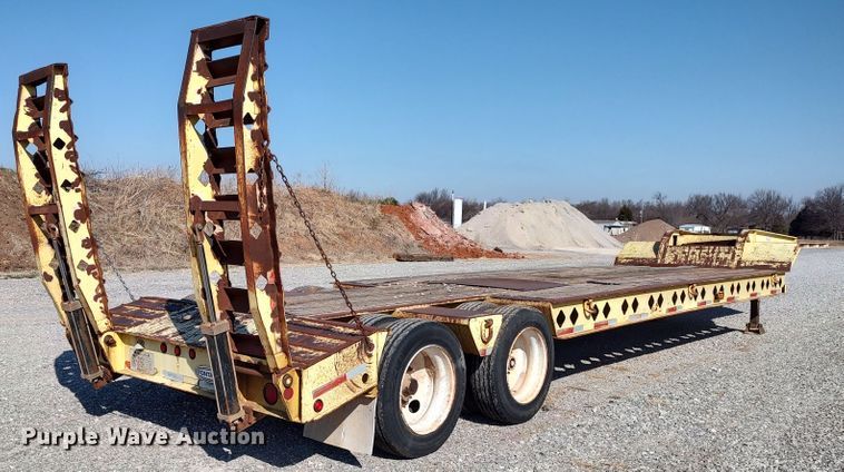 image for item JO9646 2004 Fontaine  equipment trailer