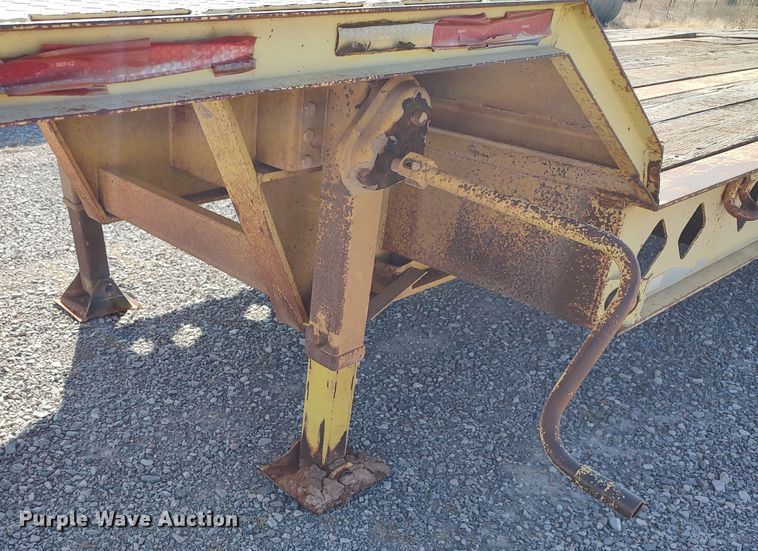 image for item JO9646 2004 Fontaine  equipment trailer