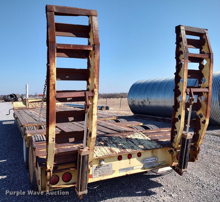 image for item JO9646 2004 Fontaine  equipment trailer