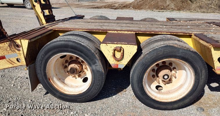 image for item JO9646 2004 Fontaine  equipment trailer