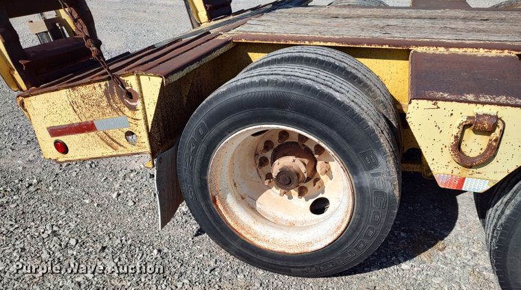 image for item JO9646 2004 Fontaine  equipment trailer