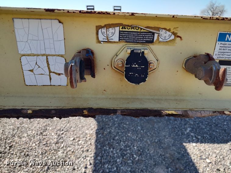 image for item JO9646 2004 Fontaine  equipment trailer