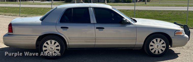 image for item JQ9023 2011 Ford Crown Victoria Police Interceptor