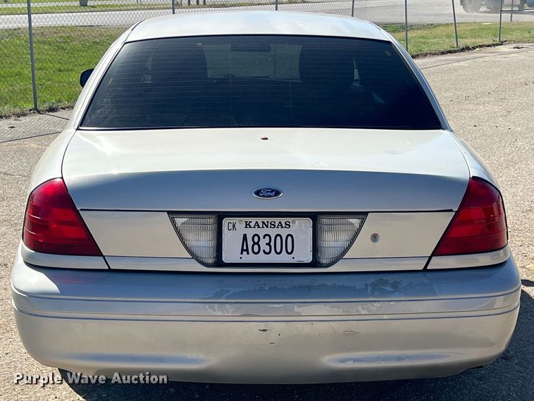 image for item JQ9023 2011 Ford Crown Victoria Police Interceptor