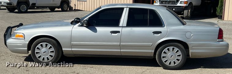 image for item JQ9023 2011 Ford Crown Victoria Police Interceptor