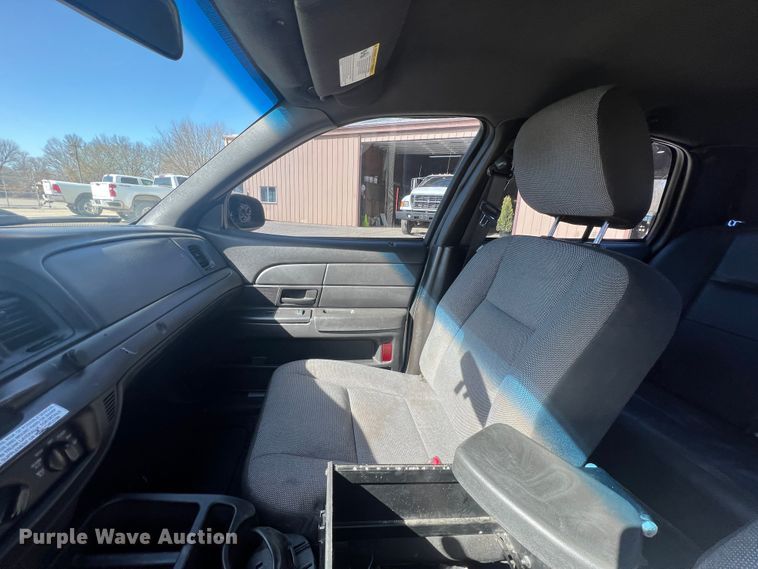 image for item JQ9023 2011 Ford Crown Victoria Police Interceptor