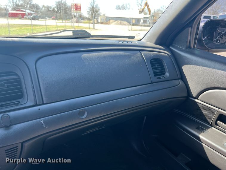 image for item JQ9023 2011 Ford Crown Victoria Police Interceptor