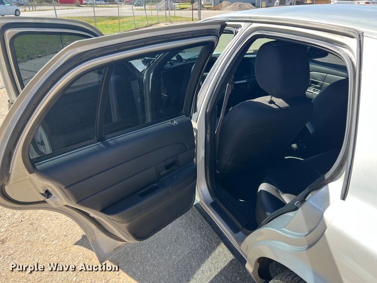 image for item JQ9023 2011 Ford Crown Victoria Police Interceptor