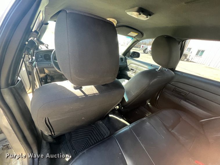 image for item JQ9023 2011 Ford Crown Victoria Police Interceptor