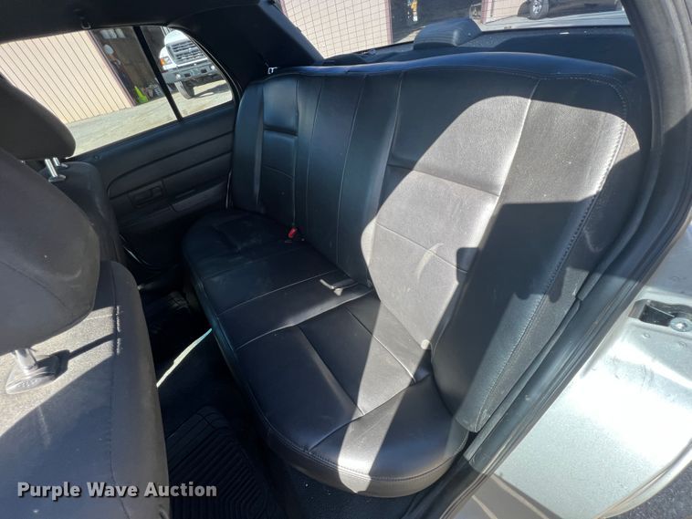 image for item JQ9023 2011 Ford Crown Victoria Police Interceptor