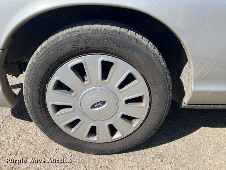 image for item JQ9023 2011 Ford Crown Victoria Police Interceptor