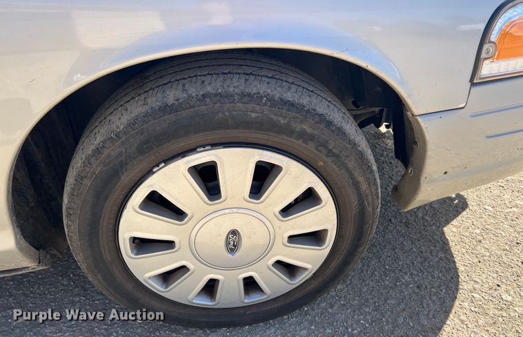 image for item JQ9023 2011 Ford Crown Victoria Police Interceptor