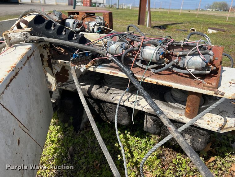 image for item JQ9027 (2) cranes