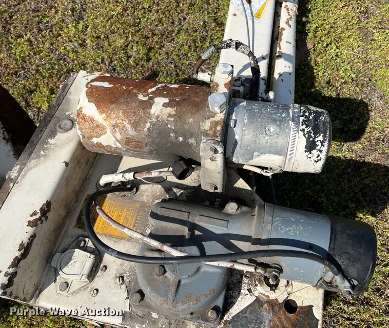 image for item JQ9027 (2) cranes