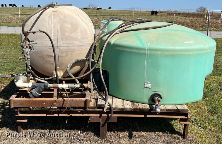 image for item JQ9034 (2) poly tanks